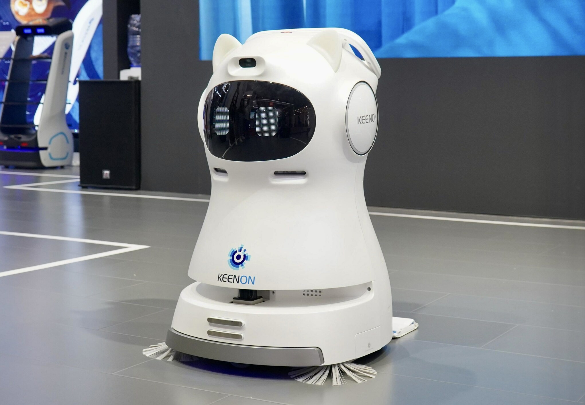 картинка робот-уборщик keenon kleenbot c30 от магазина Robots Online